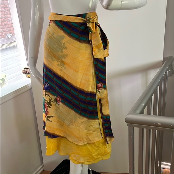 One Size 100% Silk Wrap Around 31” Long Double Later Skirt - Picture 1 of 6